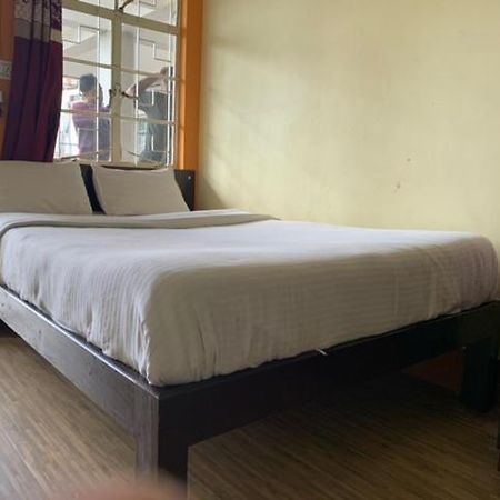 שילונג Sweet Home Guest House מראה חיצוני תמונה
