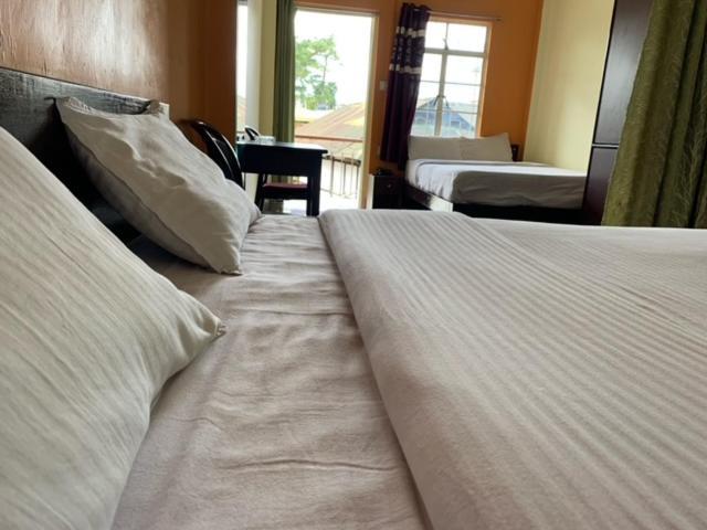 שילונג Sweet Home Guest House מראה חיצוני תמונה